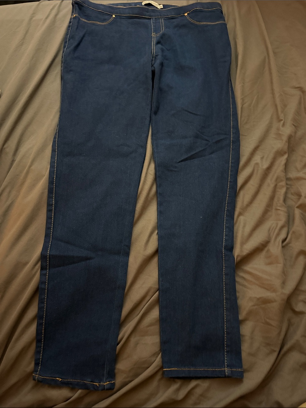 Women's Straight-Leg Jeans in Dark Indigo
